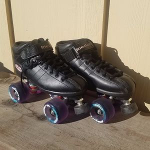 Riedell R3 Roller Skates